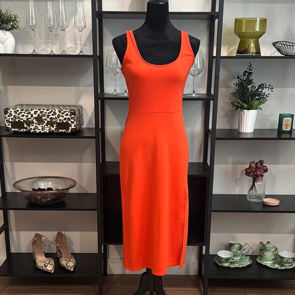 Elegant Orange Sleeveless Dress
